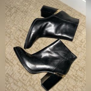 Zara heeled leather bootie size 9